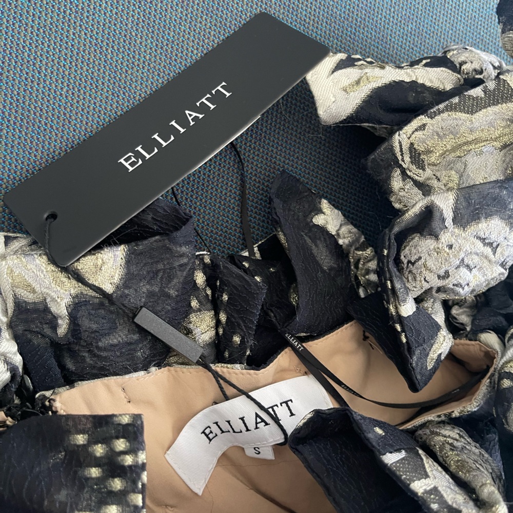 Elliatt Black and Cream Floral Midi Dress - Picture 9 of 10